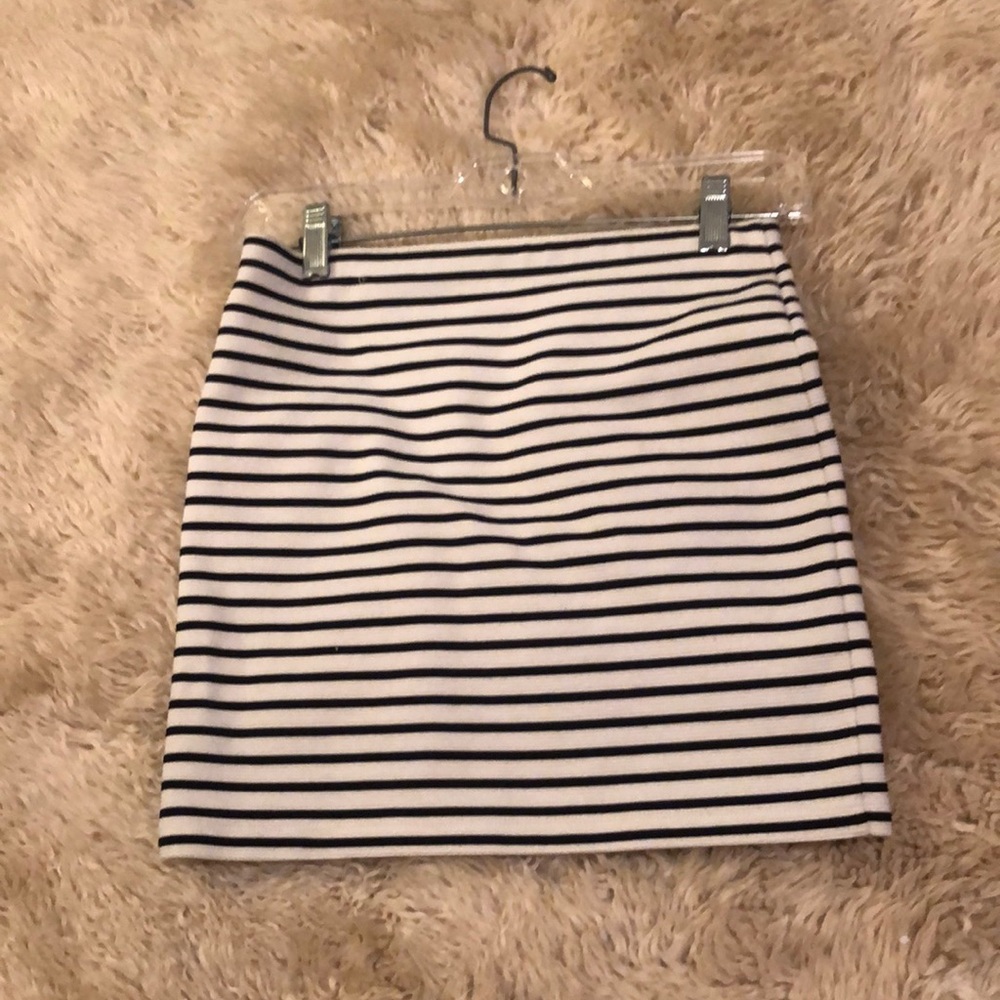Black and white stripped mini skirt